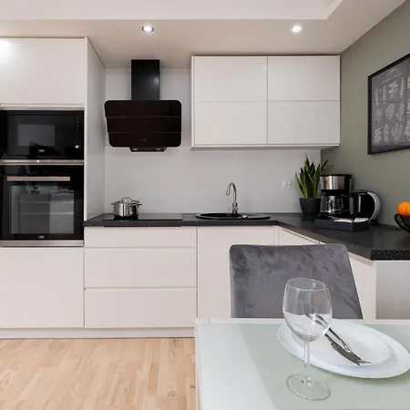 Cozy With Balcony In Dlugie Ogrody By Renters Apartment